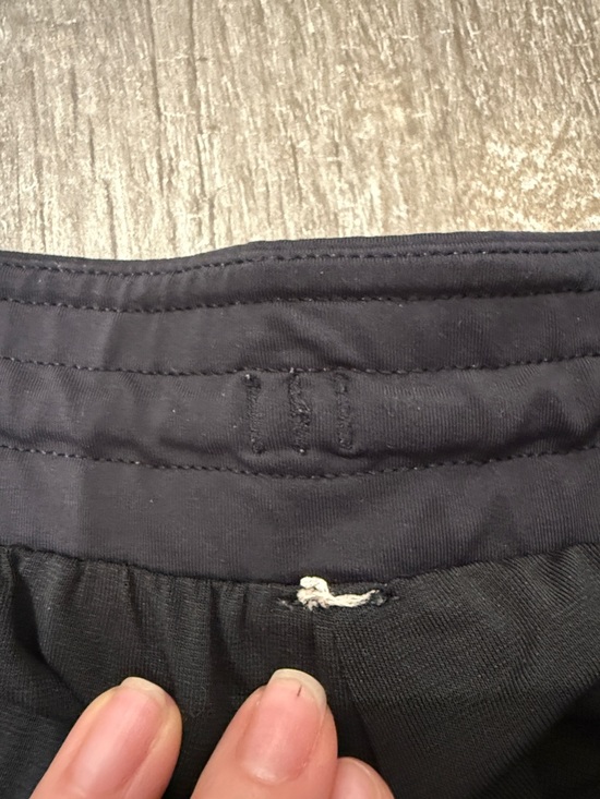 Lululemon Size XL Men's Black “cargo” Stretch Pants - Picture 4 of 9